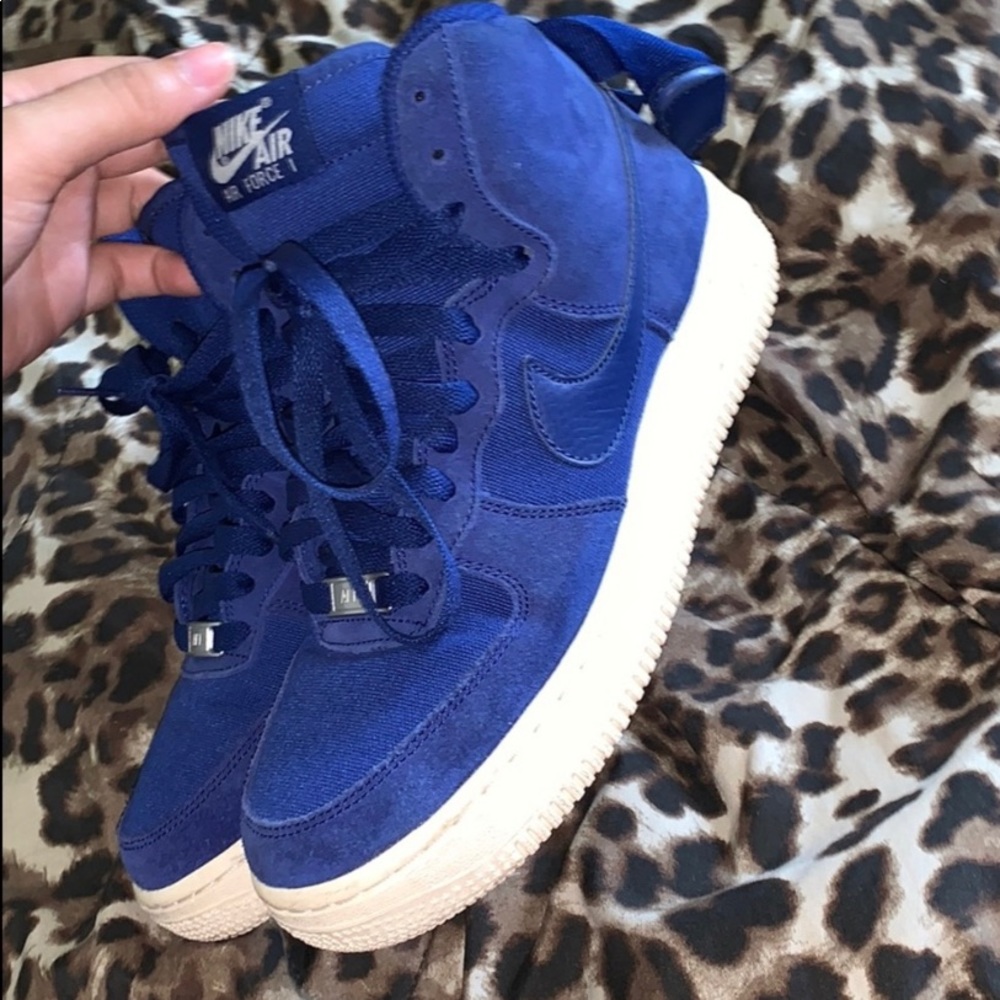NIKE AIR FORCE 1